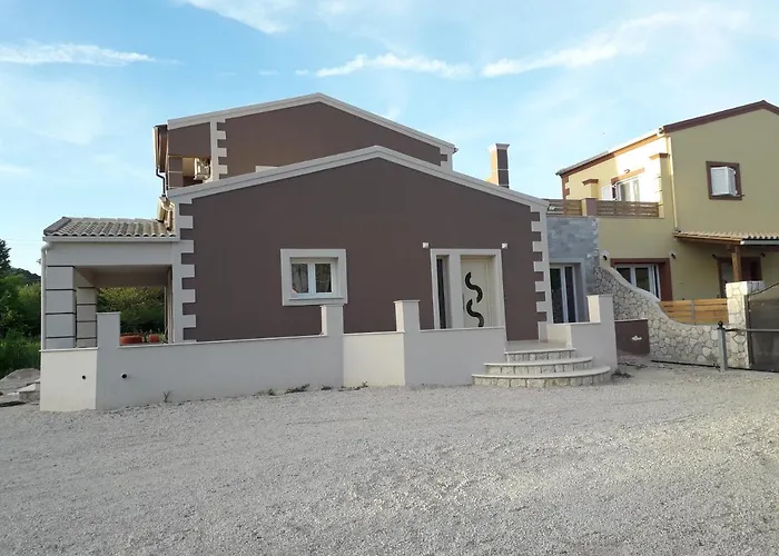 Antigonh Countryside Villa !I